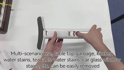 Cleaning with the mini squeeze mop